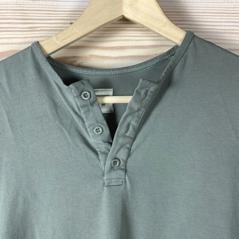 WYR Wear Henley Shirt Mens Medium Olive Green Short Sleeve Cotton Minimalist